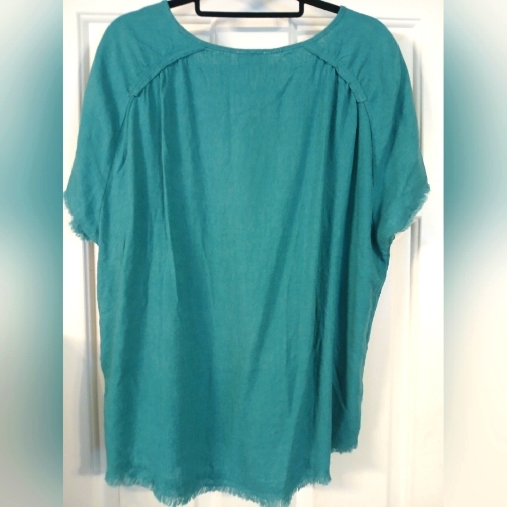 NWT - Umgee Teal Short Sleeve Raw Hem Linen Blend Top Blouse Size S - Picture 2 of 4